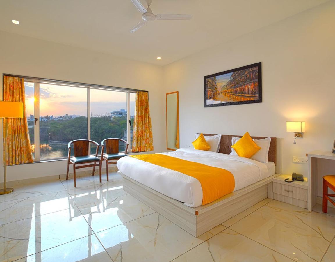Haveli Jai Durga At Pichola Lake Hotel อุเดเปอร์ ภายนอก รูปภาพ