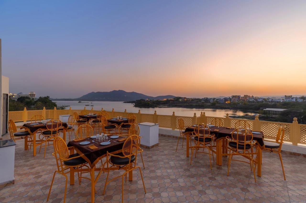 Haveli Jai Durga At Pichola Lake Hotel อุเดเปอร์ ภายนอก รูปภาพ